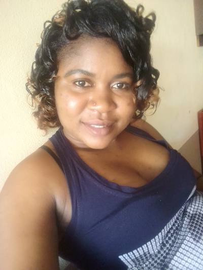 Eugenie 35 ans Yaoundé Cameroun