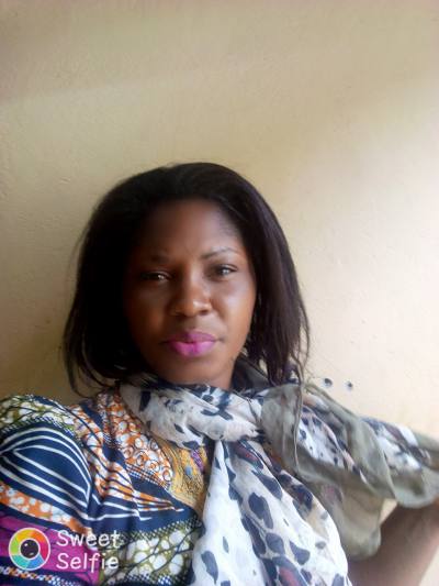 Vanessa 32 ans Akonolinga Cameroun