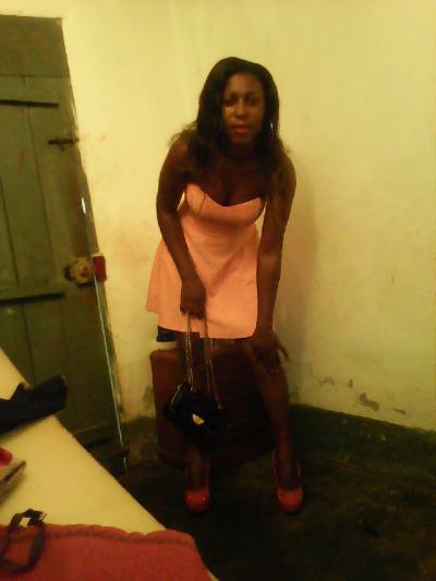 Estelle 31 ans Yaounde Cameroun
