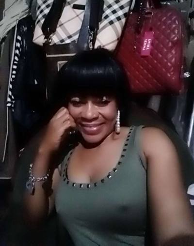 Maya 40 ans Yaoundé.cameroun  Cameroun