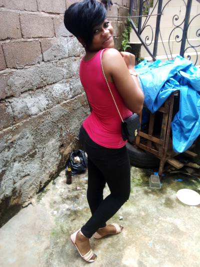 Josepha 28 ans Yaoundé  Cameroun