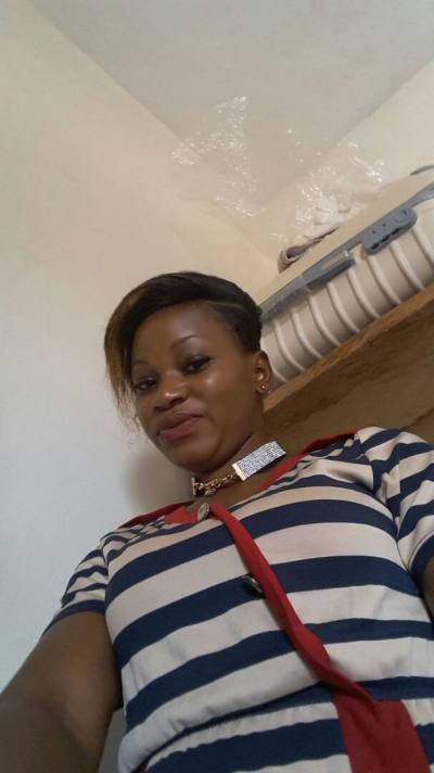 Edwige 28 ans Yaoundé Cameroun