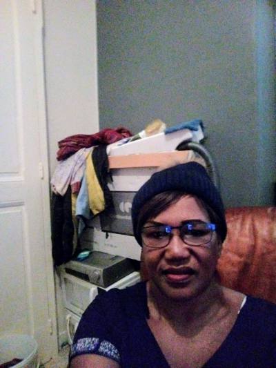 Nelly 63 ans Grenoble France