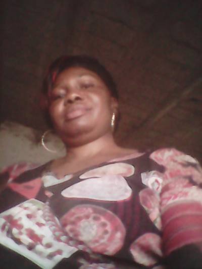 Berthe 46 ans Ayos Cameroun