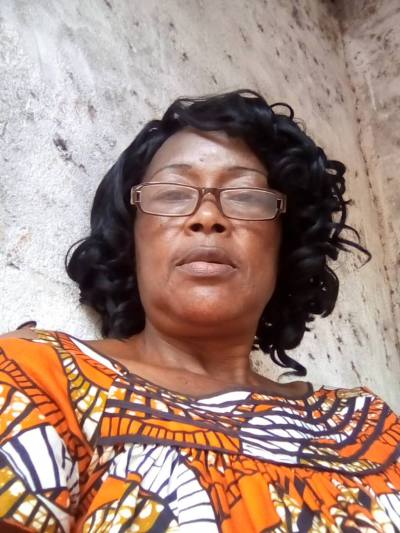Jackie 66 ans Yaoundé Cameroun