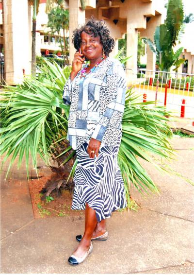 Sara 64 ans Centre Cameroun