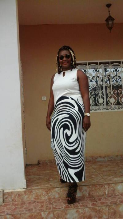Catherine 38 Jahre Yaoundé Kamerun