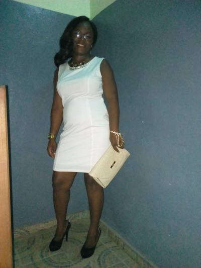Angella 38 years Douala Cameroon