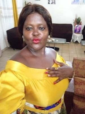 Suzanne 44 years Dibombari Cameroon