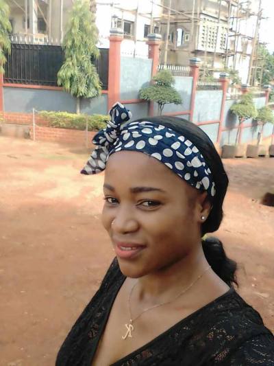 Therese  33 ans Yaoundé  Cameroun