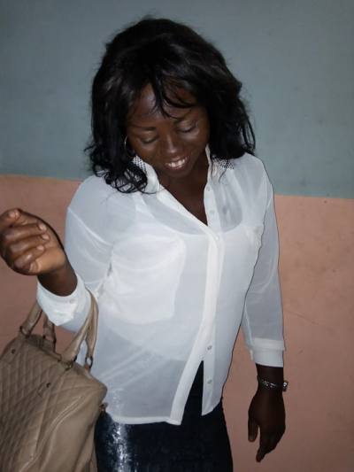 Michele 39 Jahre Douala Kamerun