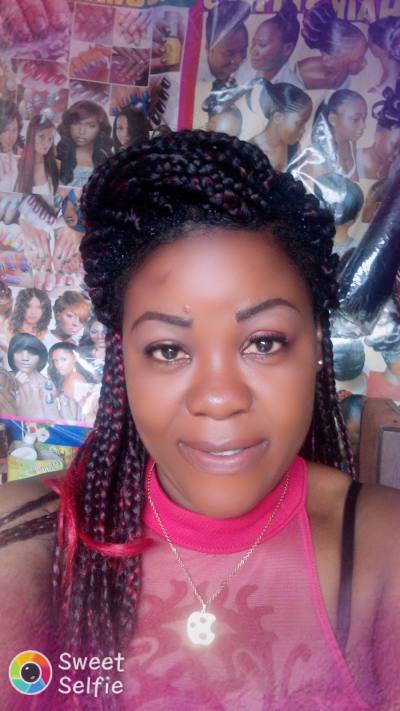 Ashley 33 Jahre Yaoundé Cameroun  Kamerun