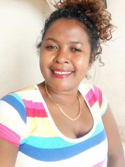 Emma 38 Jahre Tananarive Madagaskar