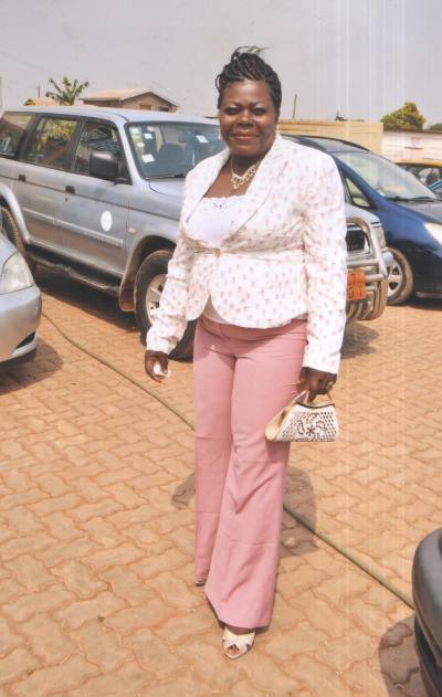 Loreine 47 ans Yaounde Cameroun