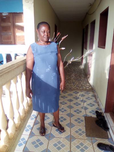 Henriette 69 Jahre Libreville Gabun