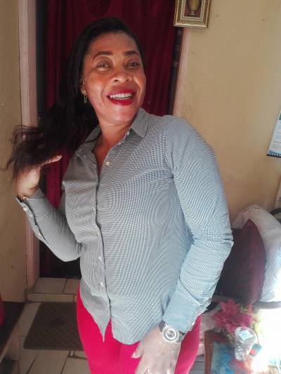 Yanie 46 Jahre Libreville Gabun
