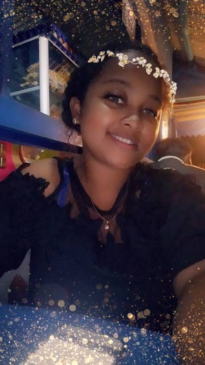Annie 26 ans Toamasina Madagascar