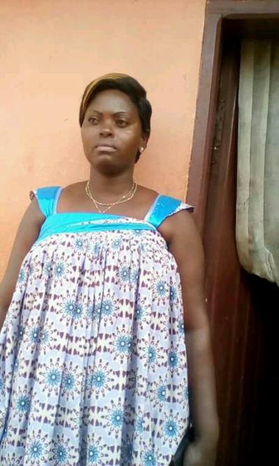 Lucie 45 Jahre Yaoundé  Kamerun