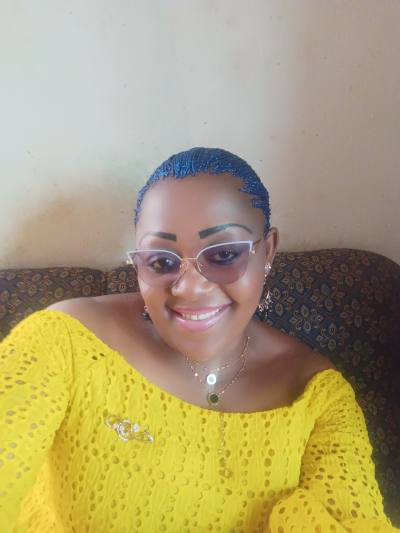 Michelle 39 Jahre Yaoundé Kamerun