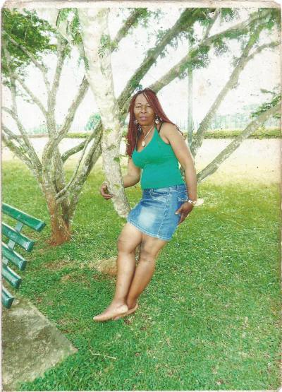 Rosa 55 ans Yaoundé Cameroun
