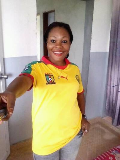 Carole 35 Jahre Yaoundecm Kamerun