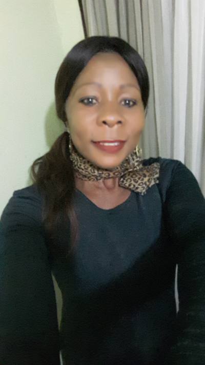 Marie 46 Jahre Yaoundé Kamerun