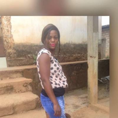 Martine 33 Jahre Yaoundé Kamerun