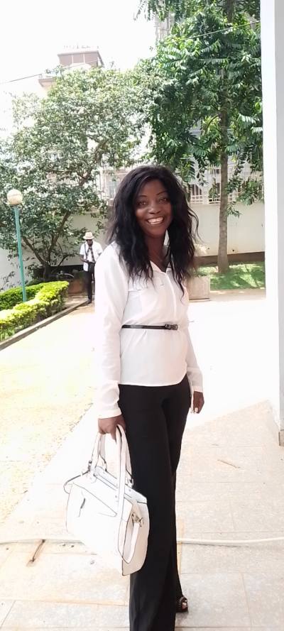 Michelle  35 ans Yaoundé Cameroun