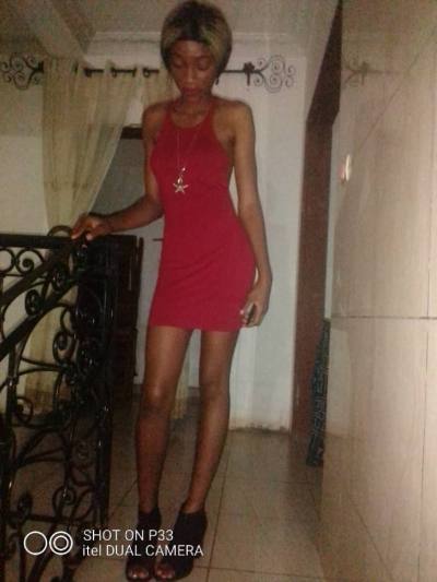 Nina 31 Jahre Catholique  Kamerun