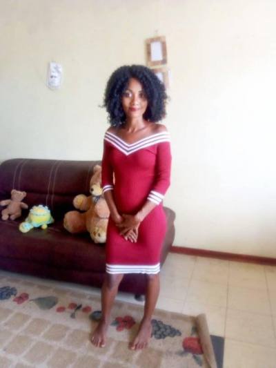 Charline 24 years Antsiranana Madagascar