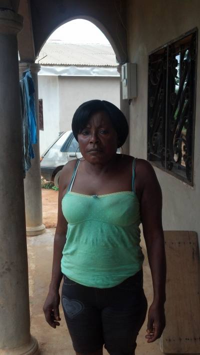 Marie 56 ans Yaoundé Cameroun