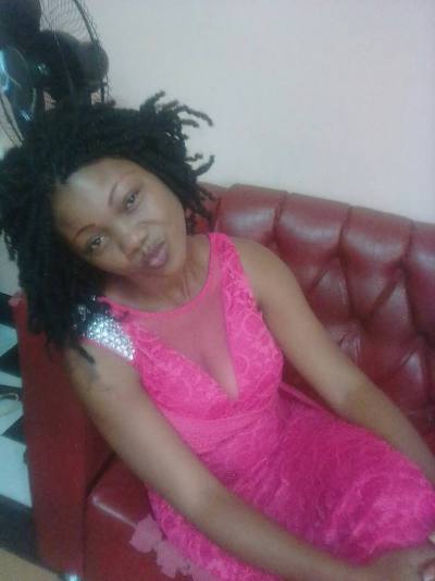 Nicole 40 ans Yaoundé Cameroun