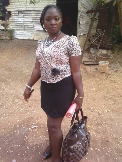 Aline 45 ans Yaoundé Cameroun