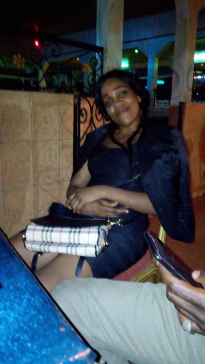 Marthe 31 ans Yaoundé Cameroun