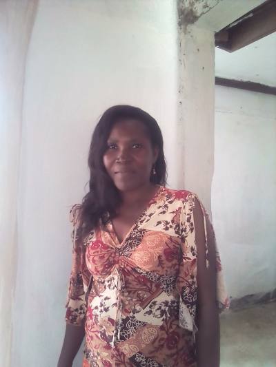 Monique 56 ans Douala Cameroun