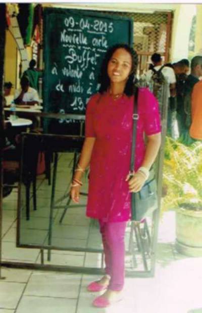 Aurelie 37 Jahre Sambava Madagaskar
