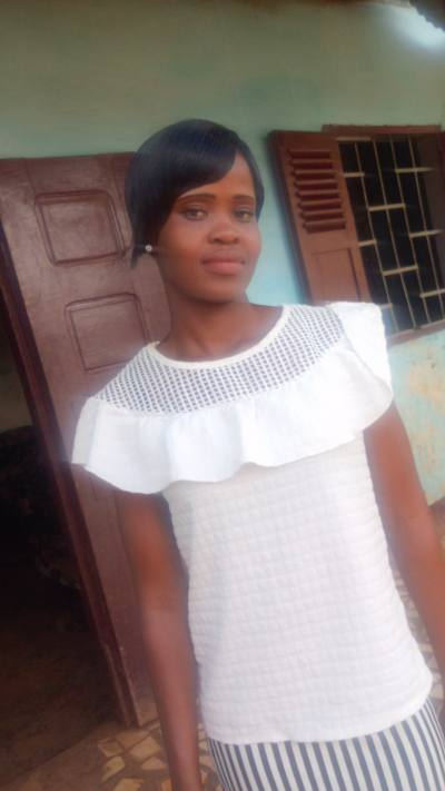 Anita 31 Jahre Yaoundé Kamerun