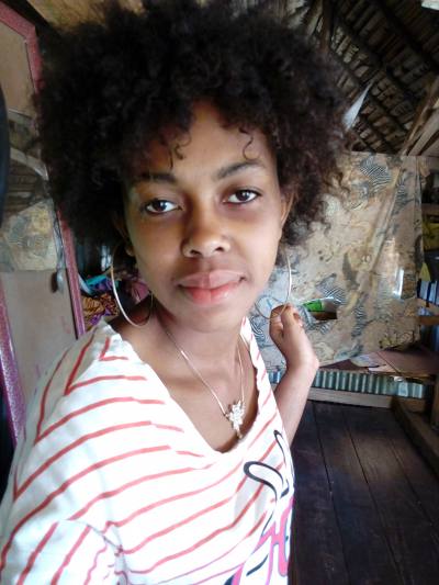 Jinelly 25 ans Vohemar Madagascar