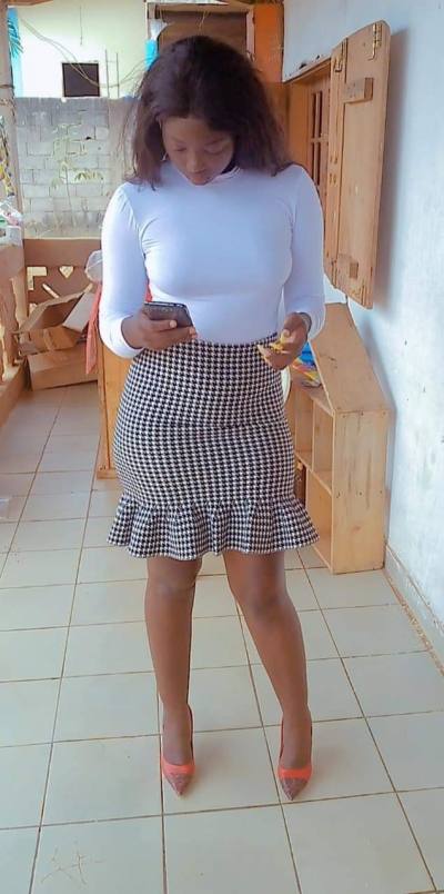 Noeline 33 ans Yaoundé Cameroun