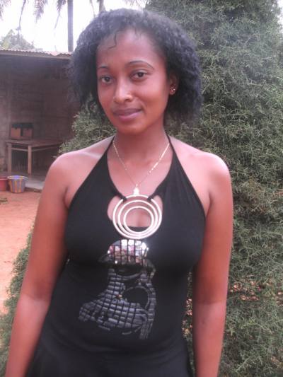 Marie danielle 33 ans Yaoundé Cameroun