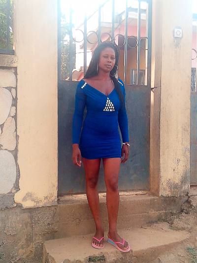 Esther 35 ans Ebolowa Cameroun
