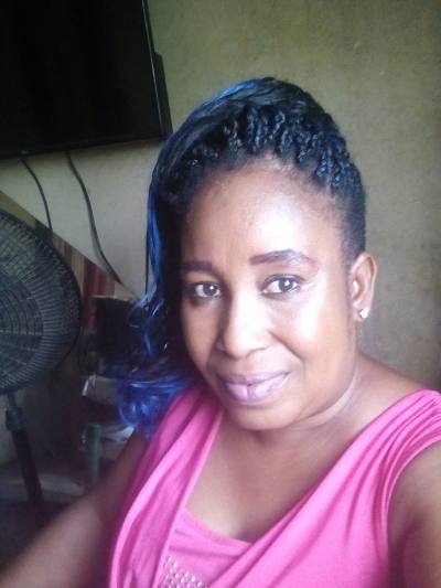 Elma 51 ans Douala Cameroun