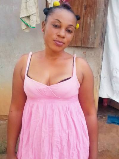 Jeanne 34 ans Yaoundé Cameroun