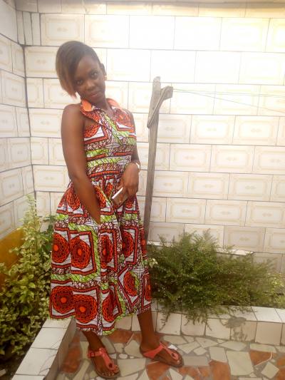 Amelie 30 Jahre Mbamayo Kamerun