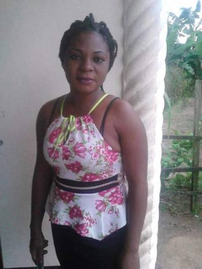 Francine 37 ans Ebolowa Cameroun