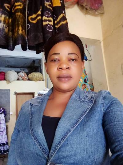 Juliette  54 ans Yaoundé Cameroun
