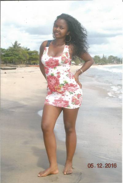 Rencontre Femme Madagascar Jorolala 40ans, 152cm et 57kg - BlackAndBeauties