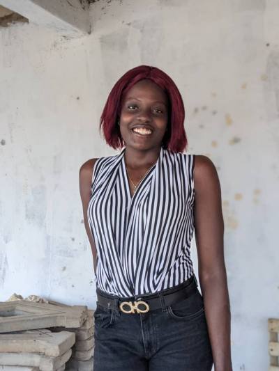 Rosine 26 ans Yaoundé 5 Cameroun