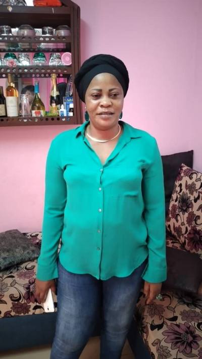 Carine 48 ans Yaoundé  Cameroun