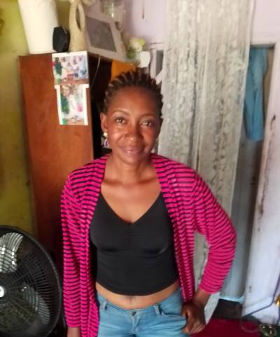 Pauline 31 ans Etoudi Cameroun